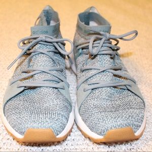 Adidas Size 8 Women’s Sneakers